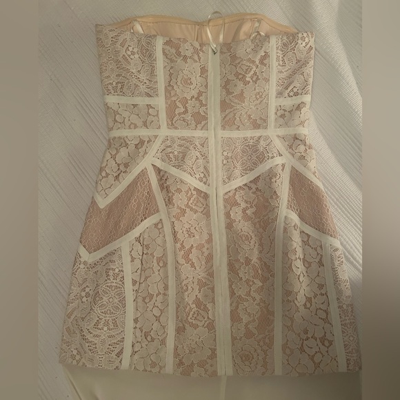 NWT 04 BCBGMAXAZRIA VIVIENNE LACE-BLOCKED Strapless Maxi Chiffon Dress White - Picture 3 of 5